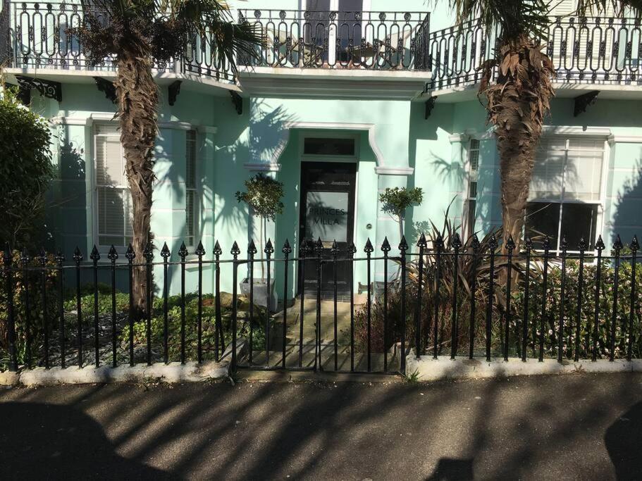Princes Villa - Large Fully Self Contained Flat, 5 Minutes From The Sea 헤이스팅스 외부 사진