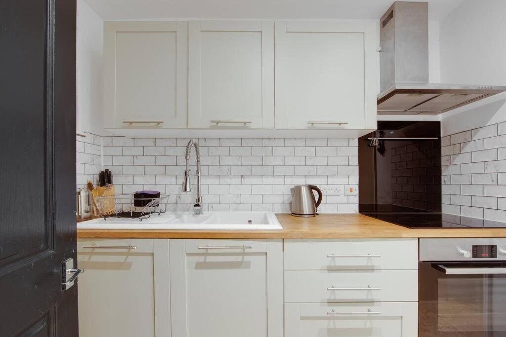 Princes Villa - Large Fully Self Contained Flat, 5 Minutes From The Sea 헤이스팅스 외부 사진