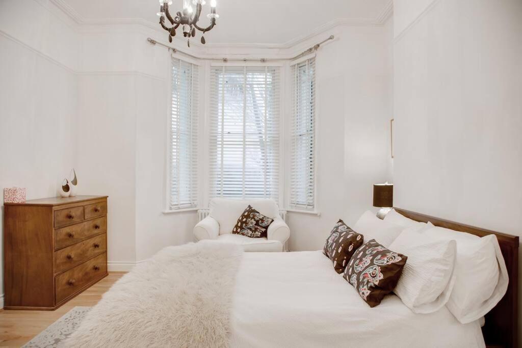 Princes Villa - Large Fully Self Contained Flat, 5 Minutes From The Sea 헤이스팅스 외부 사진