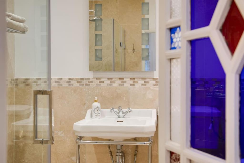 Princes Villa - Large Fully Self Contained Flat, 5 Minutes From The Sea 헤이스팅스 외부 사진